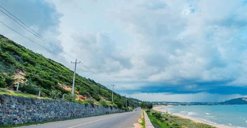 2-Day Experience Mui Ne Beach With Accommodation - Poshanu Cham Tower and White Sand Dunes