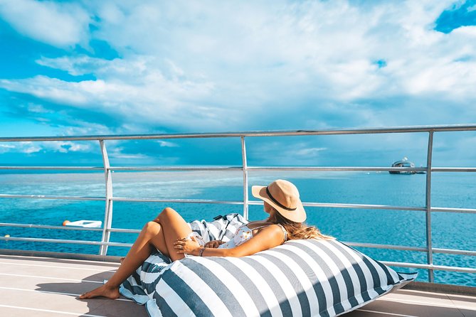 2-Day Great Barrier Reef: Reefsleep Experience - Dining and Refreshment Options