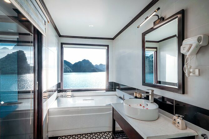 2 Day Guided Cruise Tour in Halong Bay and Lan Ha Bay from Hanoi - An In-Depth Look at the 2-Day Cruise