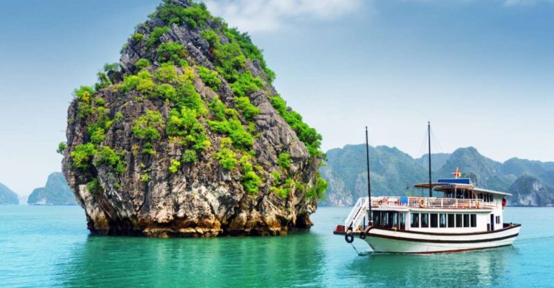 2-Day Ha Long Bay Cruise With Activities - Itinerary Day 1