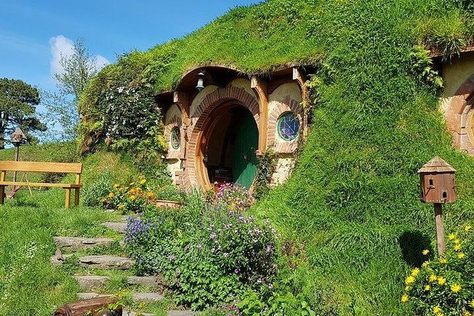 2 Day Hobbiton Movie Set, Waitomo Caves and Rotorua Private Tour From Auckland - Booking and Confirmation