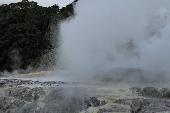 2-Day Hobbiton, Rotorua, Waitomo Caves Tour From Auckland With Accommodation - Pickup and Accommodation