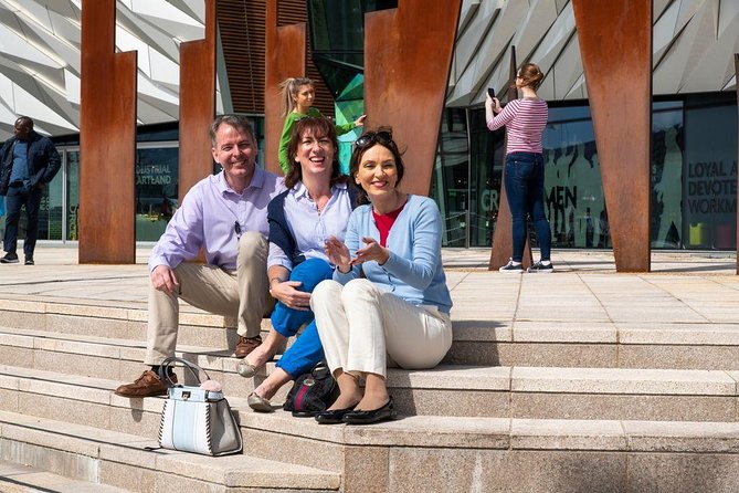 2-Day Northern Ireland Tour From Dublin Including Belfast and Giants Causeway - Optional Black Taxi Tour
