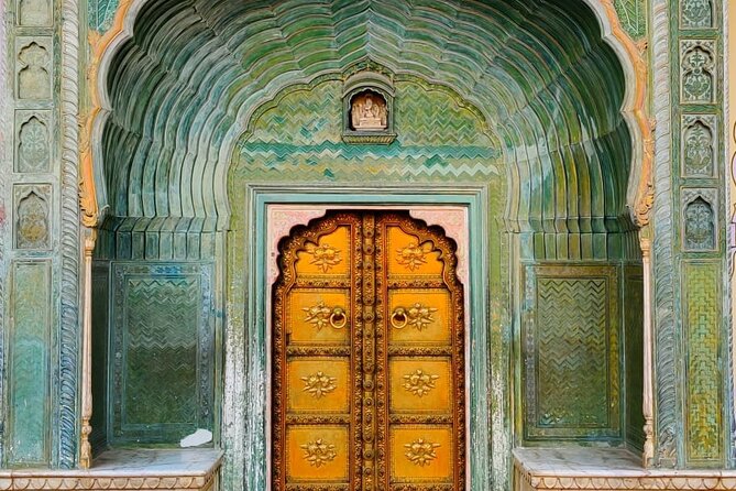 2-Day Private Jaipur City Sightseeing Tour With Three Forts - Explore Jaipurs Three Forts