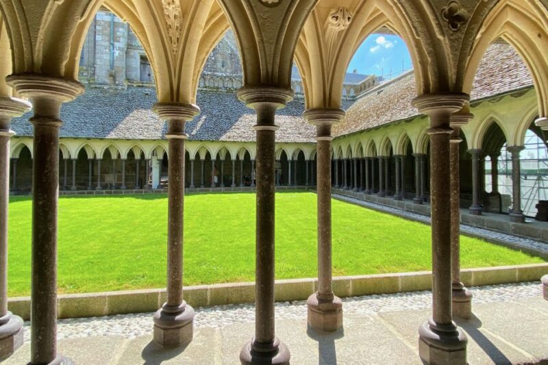 2-day Private Mont Saint-Michel, Normandy, 3 Loire Castles - Chambord, Amboise, and Chenonceau Castles