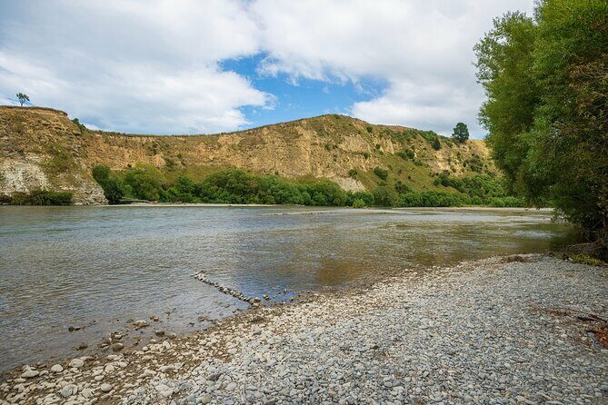 2-day Private Overnight Hurunui River Hot Springs Hike or Bike - Hurunui Hut: Your Cozy Base in the Wilderness