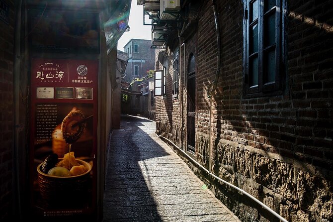 2-Day Private Sightseeing Tour of Xiamen City Highlights and Toulou Cluster - Professional Guide Services