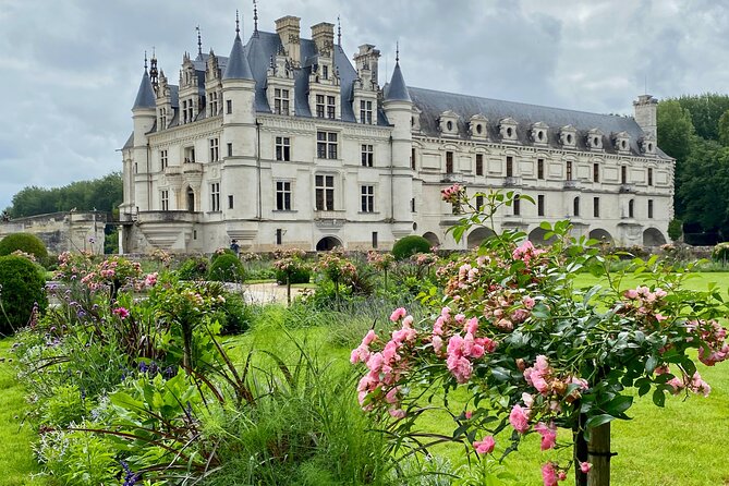 2-Day Private Top 6 Loire Castles Live Guided Tour From Paris - Support and Assistance