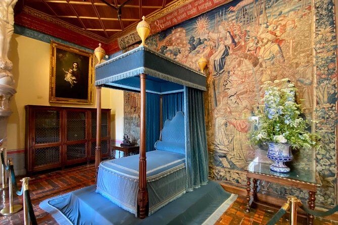 2-Day Private Top 6 Loire Castles Live Guided Tour From Paris - Unique Aspects of the Tour