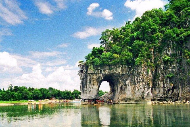 2-Day Private Tour: Guilin City Highlights and Li River Cruise to Yangshuo - Discovering Yangshuo