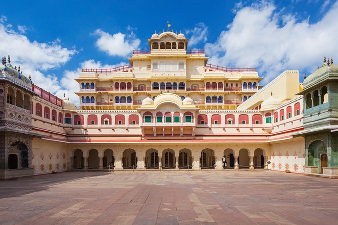 2-Day Private Tour of Jaipur From Delhi: City Palace, Hawa Mahal and Amber Fort - Meeting and Pickup Details