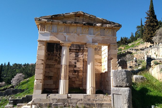 2-Day Private Tour to Delphi & Meteora With Great Lunch Included - Transportation and Pickup Details