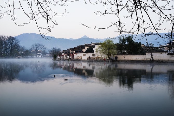 2-Day Private Trip to Huangshan Mountain and Tongmo Ancient Town From Shanghai - Itinerary Highlights
