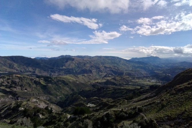 2-Day Quilotoa Lagoon and the Adventure City of Baños - Visiting the Thermal Baths of Baños