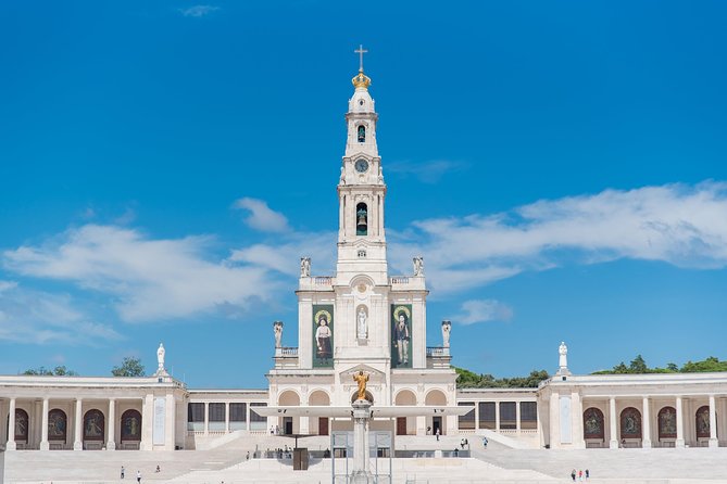 2-Day Sacred Portugal Trip: Fátima, Batalha, Nazaré and Óbidos, From Lisbon - Mass Attendance at Fátima