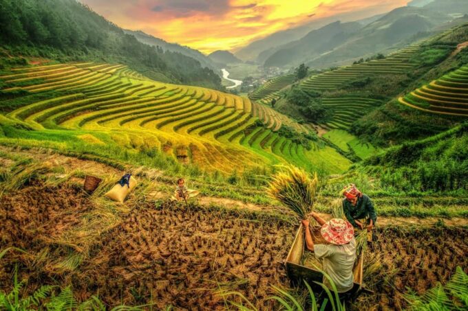 2-Day Sapa Tour - Overnight in Ta Van Village (All in One) - Packing Essentials
