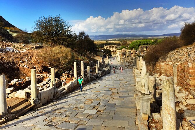 2-Day Small-Group ( Max. 10 Guests ) Ephesus & Priene - Miltos - Didyma Tour - Ancient Ephesus Exploration