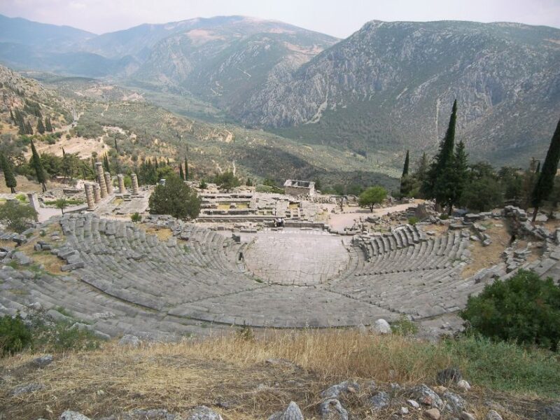 2-Day Spanish-Guided Tour in Delphi and Meteora - Uncovering Delphis Archaeological Treasures