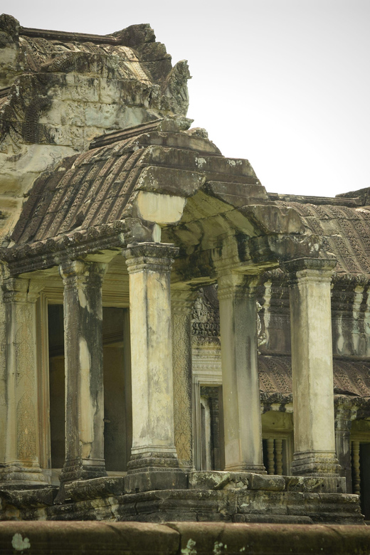 2-Day Tour Angkor Ta Prohm, Tonle Sap Lake, and Banteay Srey - Itinerary Highlights: Day 2