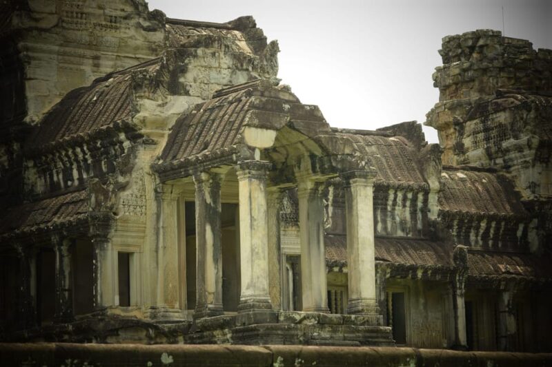2-Day Tour Angkor Ta Prohm, Tonle Sap Lake, and Banteay Srey - Inclusions