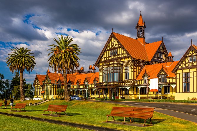 2 Day Waitomo Caves, Hobbiton Movie Set and Rotorua Tour From Auckland - Rotoruas Geothermal Wonders