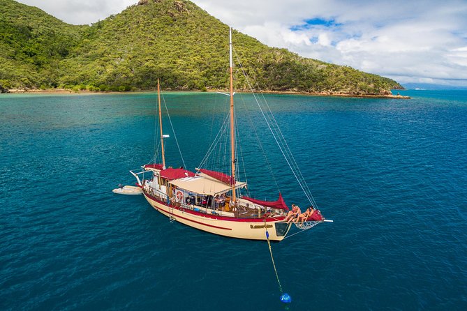 2-Day Whitsundays Sailing Adventure: Summertime - Accommodation and Amenities