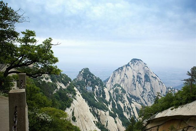 2-Day Xian Private Tour: Mount Huashan and Terracotta Warriors - Day 1 Itinerary