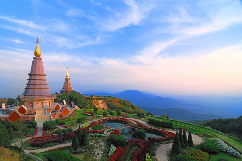 2 Days 1 Night: Trekking With Karen People and Doi Inthanon - Visiting King and Queen Pagodas