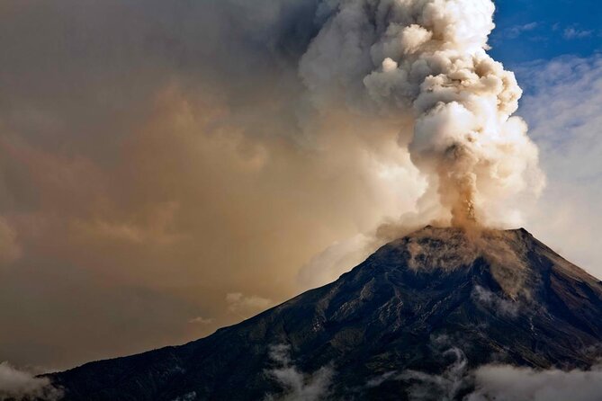 2-Days Avenue of the Volcanoes Adventure - Itinerary and Inclusions
