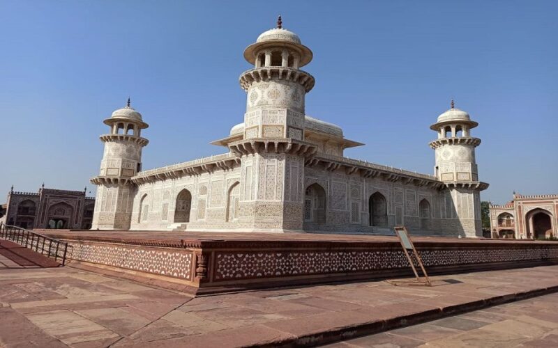 2 Days Delhi and Agra Tour by Car With an Approved Guide - Day 1: Delhi Exploration