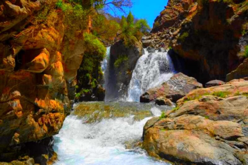 2 Days Desert Agafay and Atlas Mountains Trek From Marrakech - Group Size and Accessibility