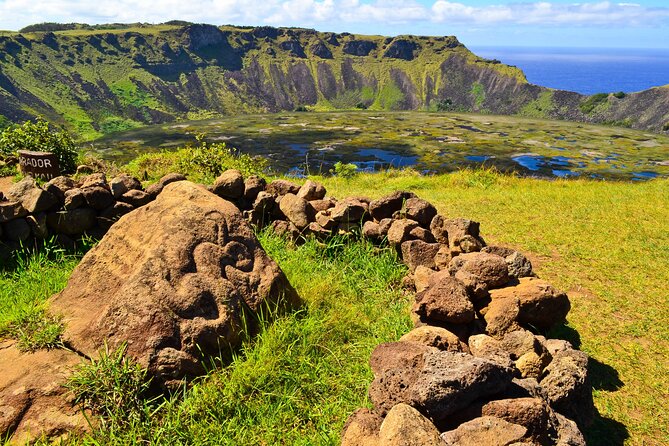 2 Days Highlights Tour in Easter Island Moai and Nature - Orongo: Birdman Competition and Petroglyphs
