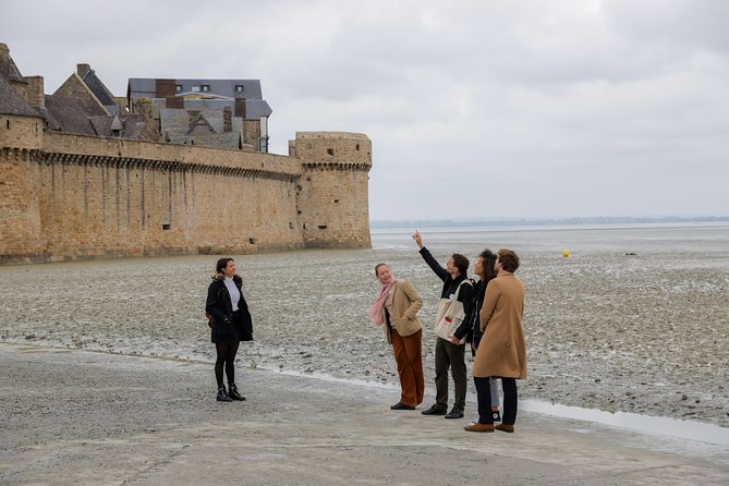 2 Days Mont Saint Michel, Loire Castles Guided Tour - Meeting Point