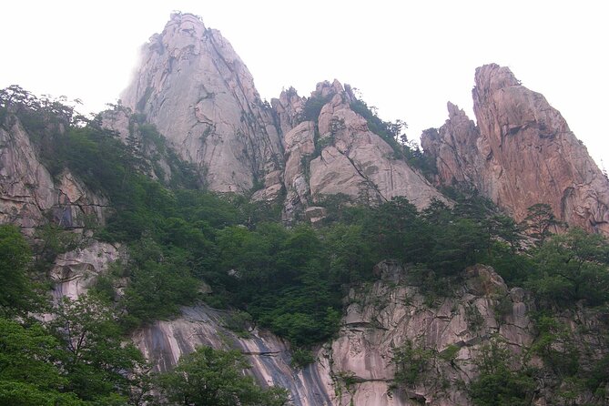 2-days: Mt Seorak, East Sea(Naksansa) & Nami or Ulsanbawi Hiking - Accessibility