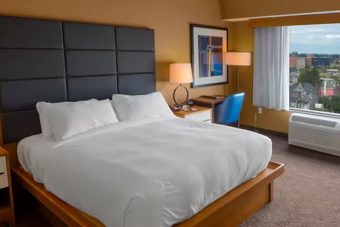 2 Days Niagara Falls USA Full Package Hotel and City Highlights - Dinner and Accommodation Included