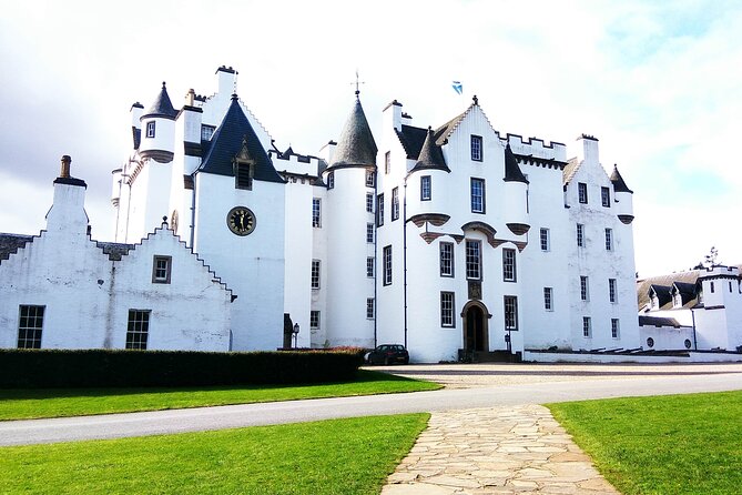 2 Days on the Loch Ness Canal of Caledonia and the Highlands - Hiking the Picturesque Glens and Lochs