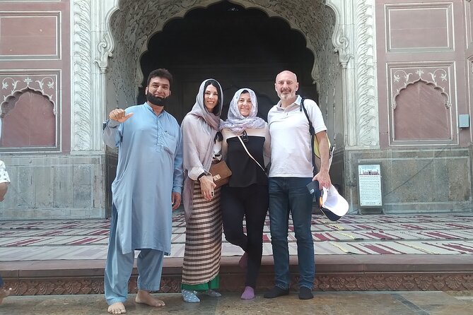 2 Days Private Guided Tour in Lahore - Participant Information
