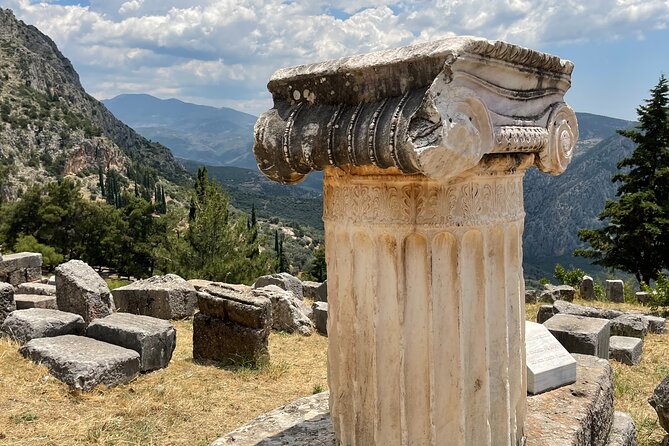 2-Days Private Tour to Delphi and Meteora - Exploring the Meteora Monasteries