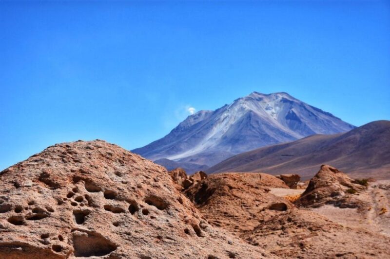 2-Days Round-Trip From Chile to Uyuni Salt Flats - Itinerary Highlights