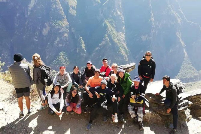 2 Days Tiger Leaping Gorge Hiking Tour by Public Coach - Health and Safety Considerations