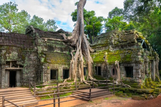 2 Days Tour Angkor Wat, Bayon, Ta Promh & Tonle Sap - Roluos Temples