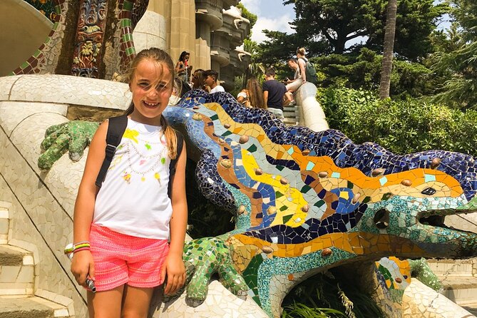 2 Days Tour - Gaudi & Sagrada Familia + Montserrat & Vineyards - Included Meals and Extras