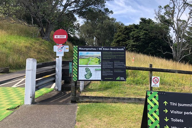 2 Days Tours From Auckland to Rotorua - Hobbiton Movie Set