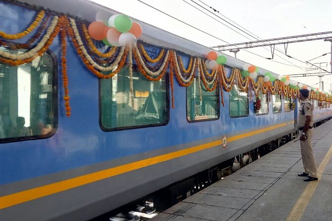 2 Days Varanasi City Tour by a Vande Bharat Train - Experiencing the Aarti Ceremony