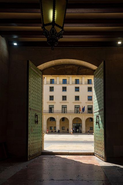 2-Days Wine Trip in Alicante! Explore the Wine Paradise! - Arrival and Check-in
