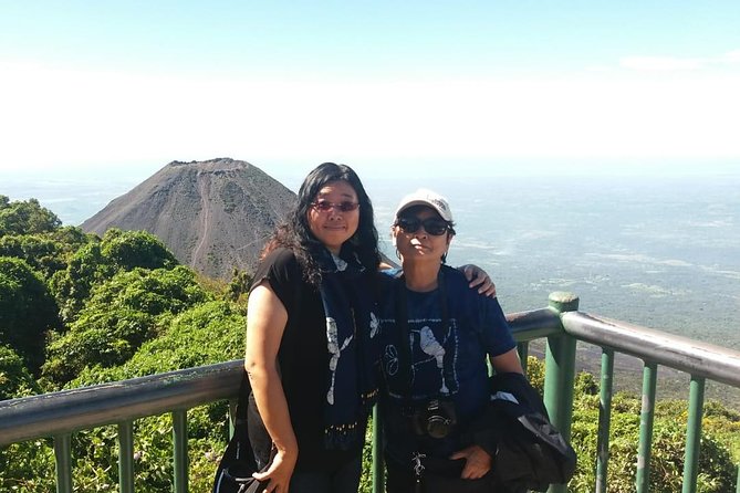 2 Different Sightseeing in 1 Day Tour - Volcanoes Park and Two Mayan Sites. - Tour Guides and Customer Experiences