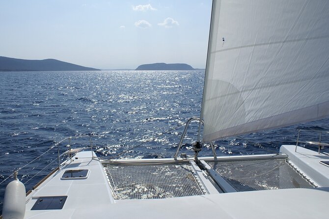 2-Hour Catamaran Tour Along the Costa Tropical and Malaga Coast - Exploring the Malaga Coast