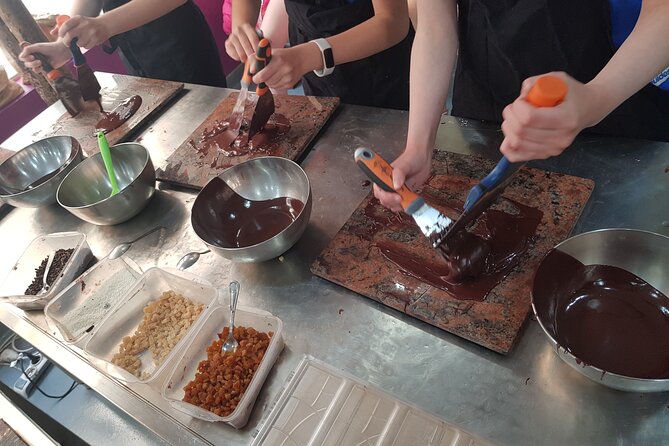 2-Hour Chocolate Bar Workshop in Paris - Wellness Myths Debunked