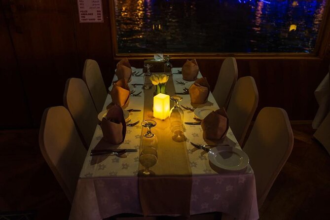 2-Hour Dubai Marina Dinner Cruise - Entertainment and Performances