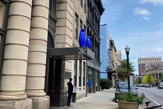 2-Hour Guided Walking Art and Appetizers Tour in Lexington - What to Expect